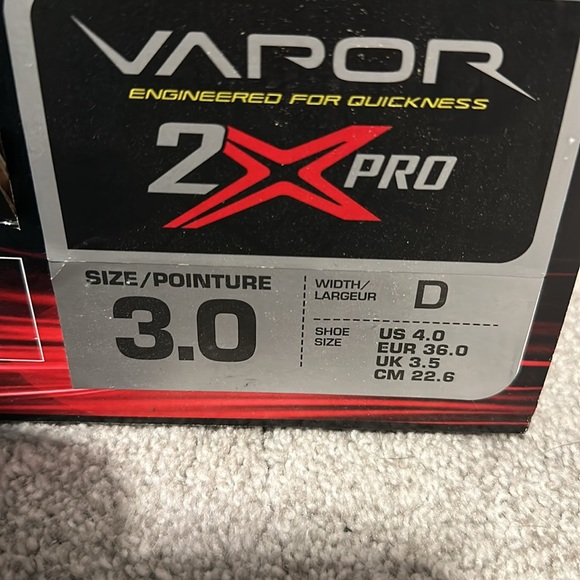 Bauer Vapor 2X Pro Junior Ice Hockey Skates - Picture 10 of 16